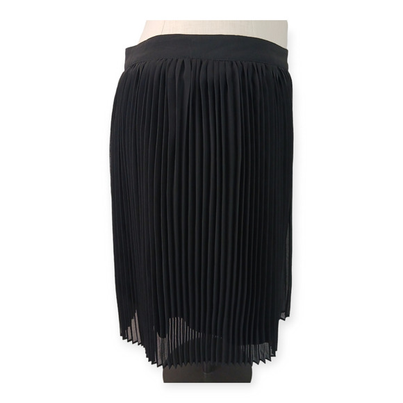 Modcloth SZ 14 Black Micro Pleated Mini Skirt - Picture 6 of 7